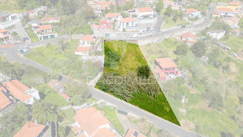 Terreno com 1200m2 Monte Funchal