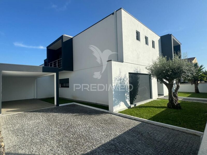 Moradia nova V3 Barco Guimarães - jardim, garagem, vidros duplos
