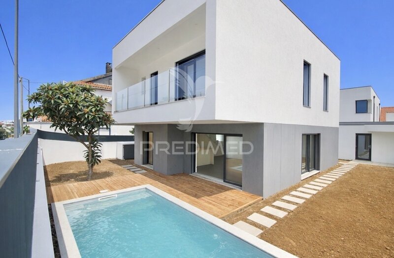 Maison nouvelle V3 Almada - balcon, double vitrage, garage, jardin, climatisation, parking, panneaux solaires, piscine