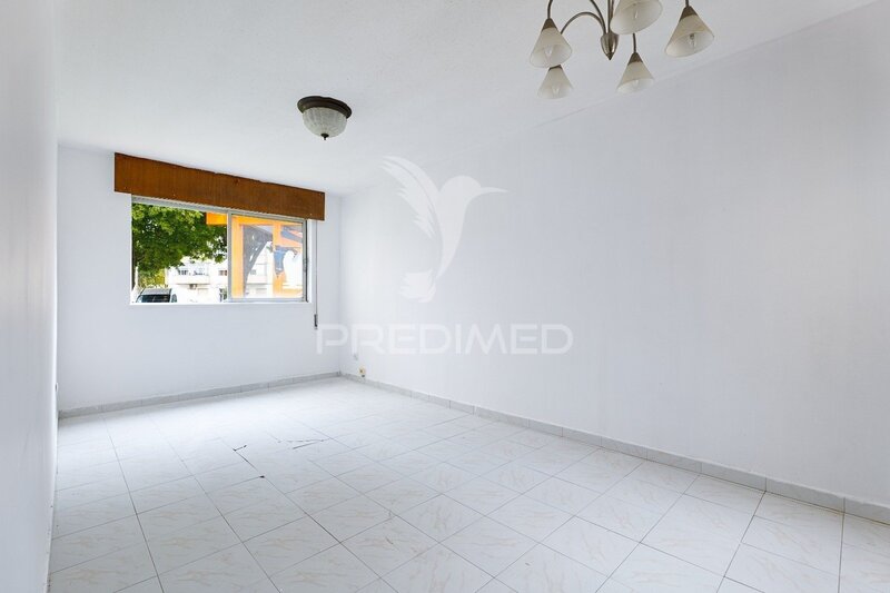 Apartamento T2 com boas áreas Corroios Seixal - zona calma, arrecadação