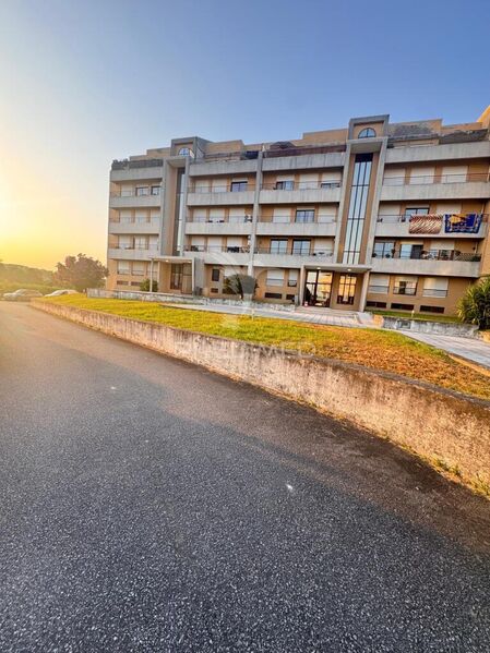 Apartamento em bom estado T3 Felgueiras - lugar de garagem, terraço, varandas, arrecadação