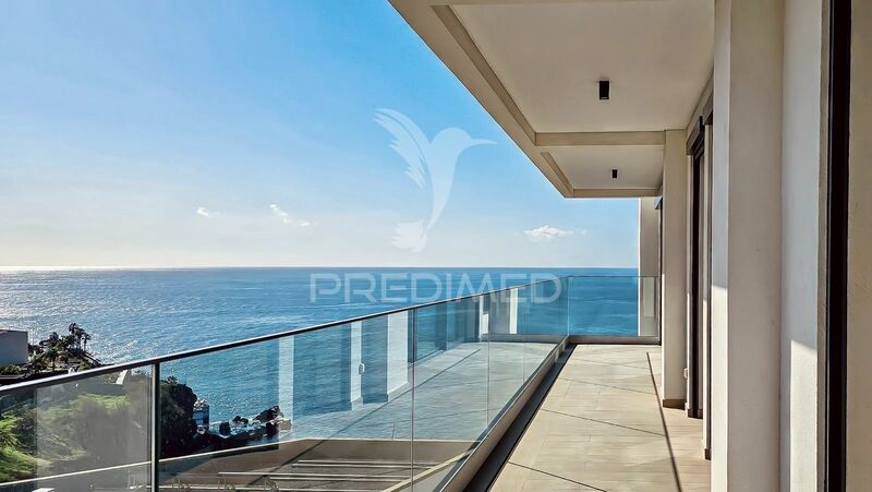 Apartamento novo T3 São Martinho Funchal - arrecadação, videovigilância, terraço, piscina, condomínio fechado, jardim, ar condicionado