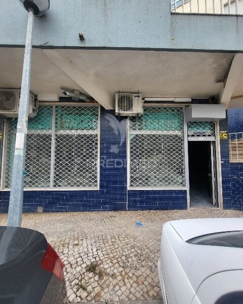 Shop with storefront Loures - wc, storefront, air conditioning