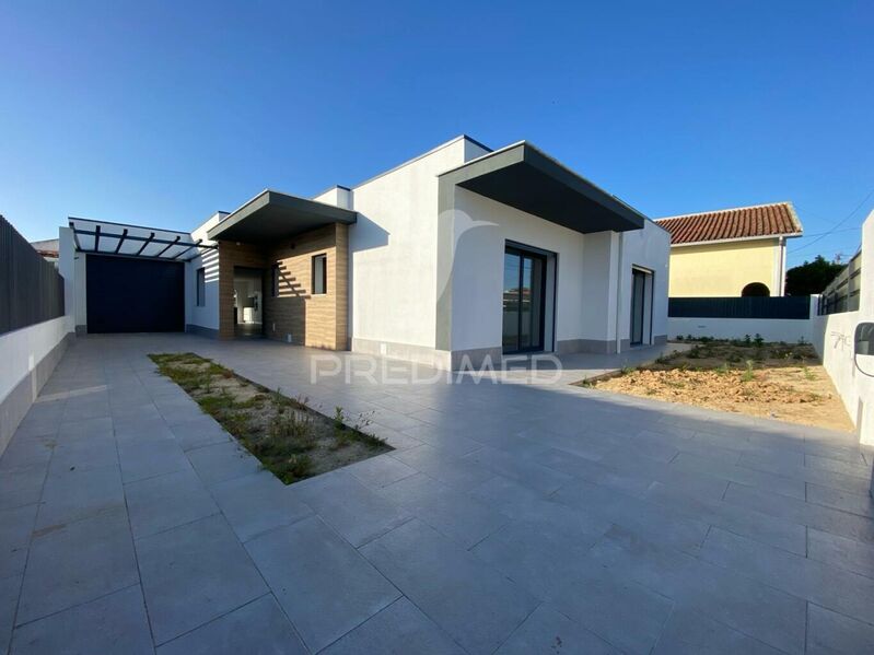 House V4 Isolated Setúbal - equipped kitchen, barbecue, garden, garage, swimming pool