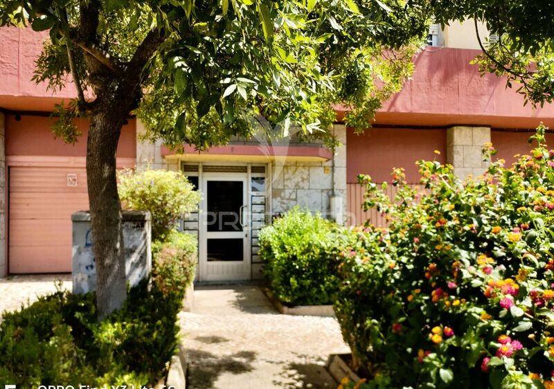 Apartment T3 Refurbished Sintra - great location, store room, balcony, very quiet area, 4th floor