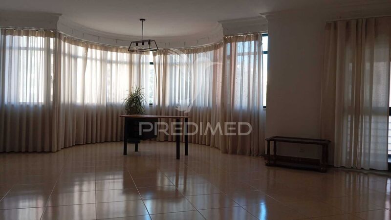 Apartamento T4 Sintra - lareira