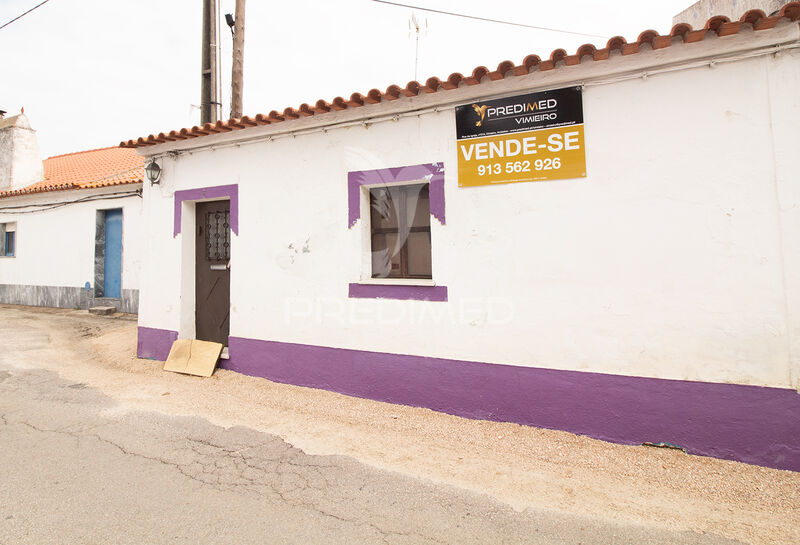 Moradia V1 Térrea para renovação Igrejinha Arraiolos - arrecadação, jardim