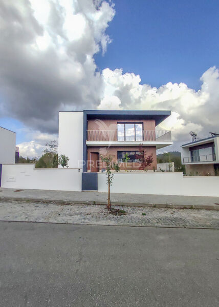 House nueva V4 Guimarães - terrace, balconies, garage, balcony, store room, swimming pool, garden