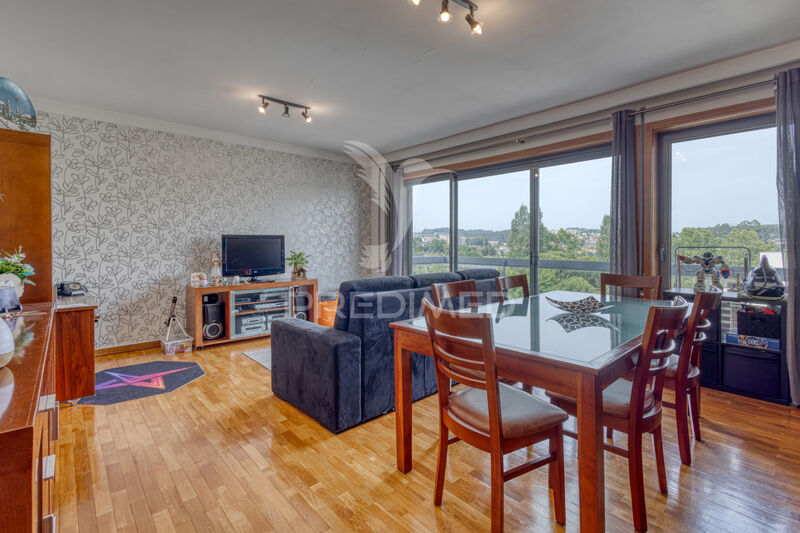Apartamento Moderno T2 Moreira Maia - zonas verdes, parque infantil, condomínio fechado, varanda, vidros duplos
