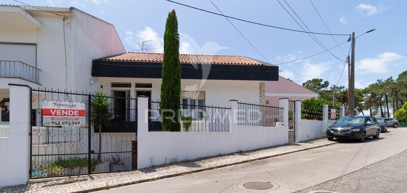 Moradia V3 Corroios Seixal - jardim, zona calma, garagem, piscina, sótão