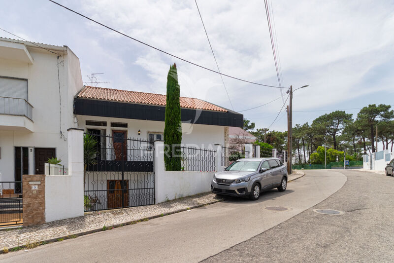 House 3 bedrooms Corroios Seixal - garden, quiet area, garage, swimming pool, attic