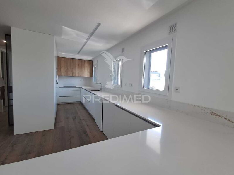 Appartement T3 nouvel Almada - rez-de-chaussée, cellier, balcons, 1er étage, terrasse, climatisation