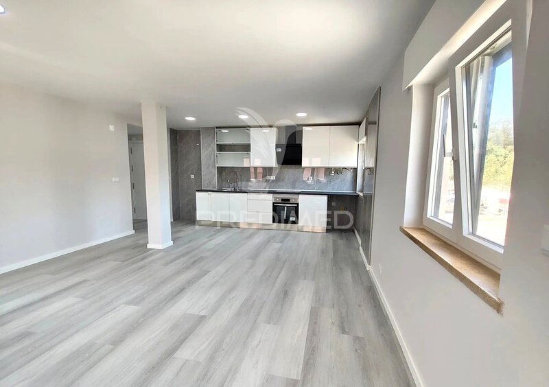 Apartamento Moderno T2 Corroios Seixal - arrecadação