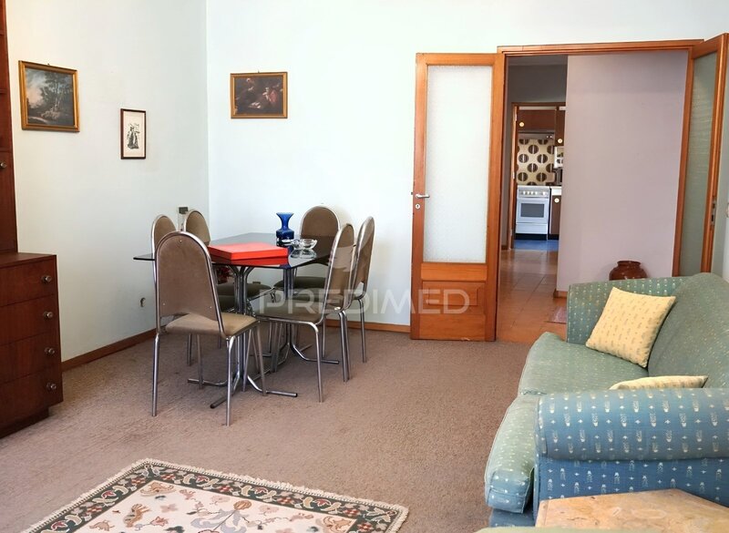 Apartment 3 bedrooms in the center Sines - store room, great location, balcony