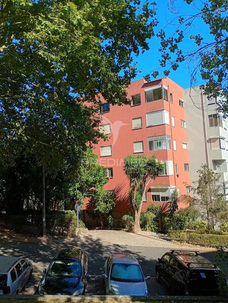 Apartamento T3 Sintra - arrecadação