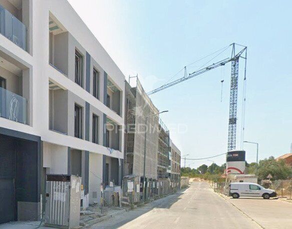 Apartamento Moderno em construção T2 Corroios Seixal - vidros duplos, varanda, ar condicionado