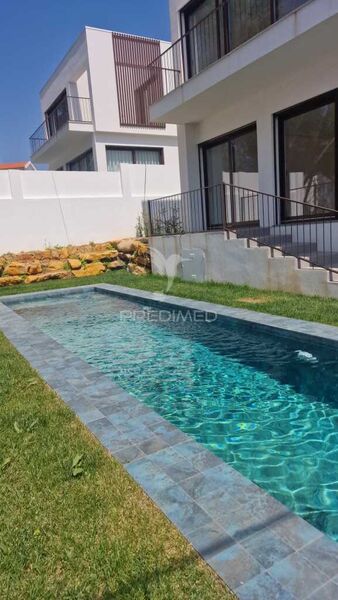 Moradia V3 nova Alcabideche Cascais - jardim, varandas, piscina, terraço