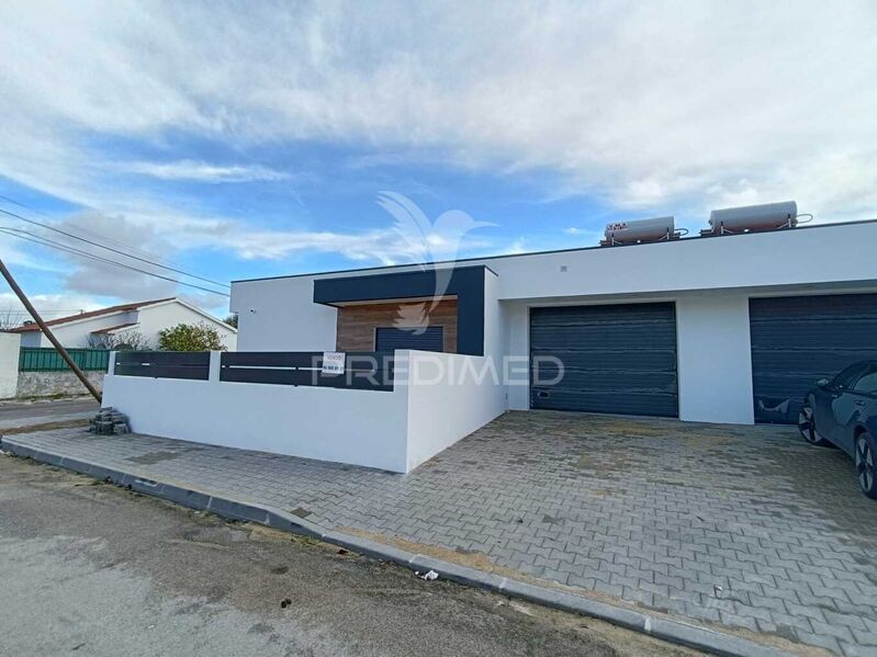 House 4 bedrooms new Setúbal - automatic gate, air conditioning, fireplace, barbecue, alarm, heat insulation, double glazing, swimming pool, garage