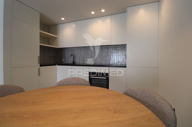 Apartment T1 Modern in the center Azurém Guimarães - kitchen, garage, parking space
