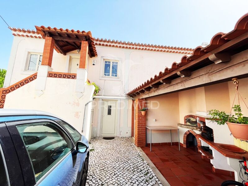 House 3 bedrooms in the center Nossa Senhora da Piedade Ourém - central heating, terrace, alarm, store room, double glazing, fireplace, barbecue, air conditioning