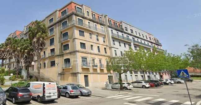 Apartamento T2 Oliveira do Douro Vila Nova de Gaia - vidros duplos, cozinha equipada, lugar de garagem, aquecimento central