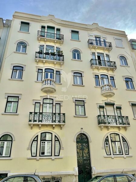 Apartment 4 bedrooms excellent condition Arroios Lisboa - kitchen, equipped, barbecue