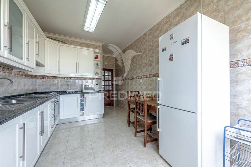 Apartment 5 bedrooms spacious Moita - attic