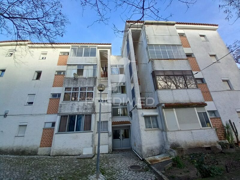 апартаменты T2 с ремонтом отличное месторасположение Cascais