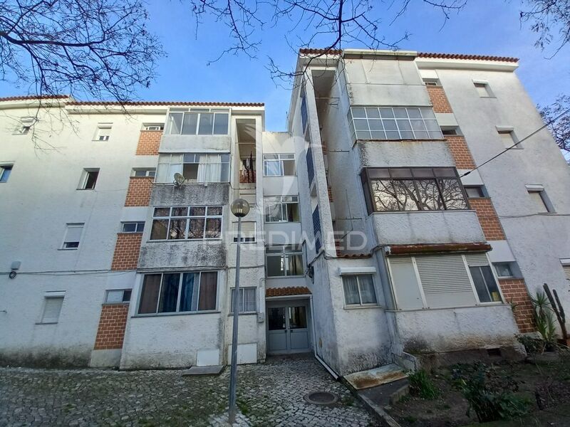 Apartamento T2 Remodelado bem localizado Cascais