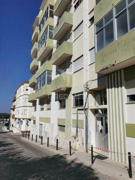 Apartamento T3 Caldas da Rainha - cozinha equipada, sótão, terraço, parque infantil