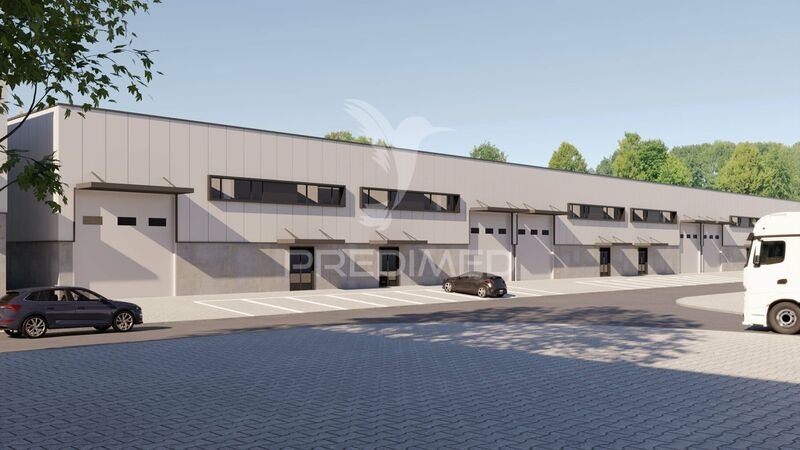 Armazém Industrial com 913m2 Arruda dos Vinhos
