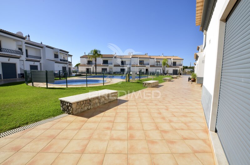 House 3 bedrooms spacious Albufeira - swimming pool, gardens, garage