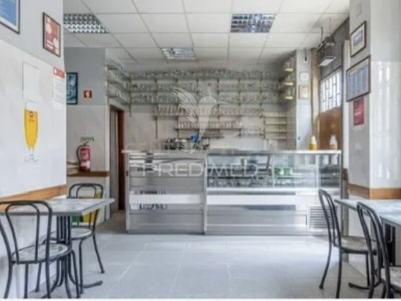 Geschäft mit schaufenster Benfica Lisboa - geschäftsfassade