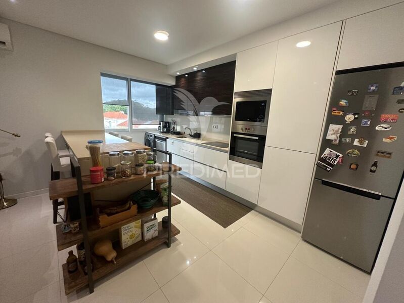 Apartamento T2 Remodelado junto ao centro Seixal - chão flutuante, 3º andar, ar condicionado, equipado