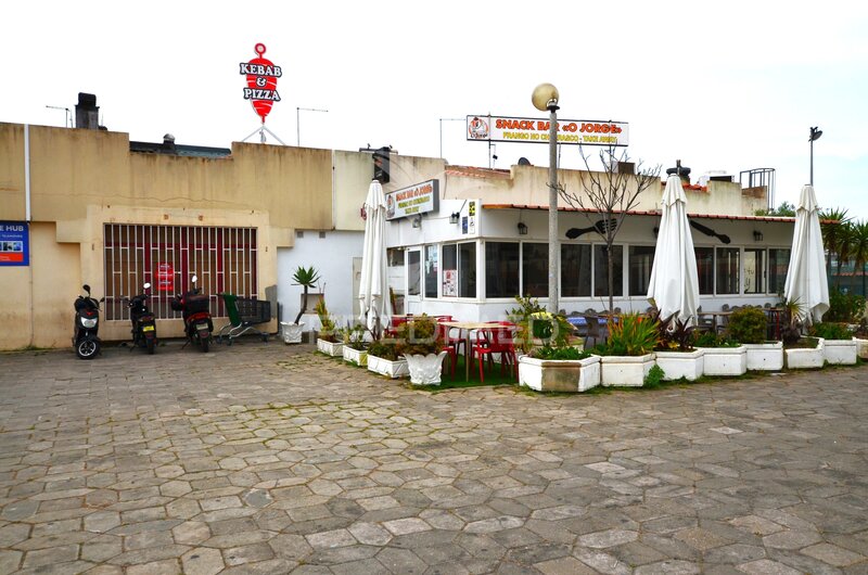 Restaurant well located Albufeira - great location