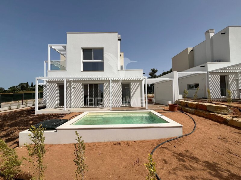 Casa nova V3 Silves - jardins, piscina, terraços, ar condicionado