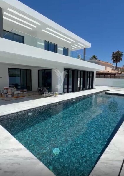 House new 5 bedrooms Almancil Loulé - air conditioning, swimming pool, garage, solar panels