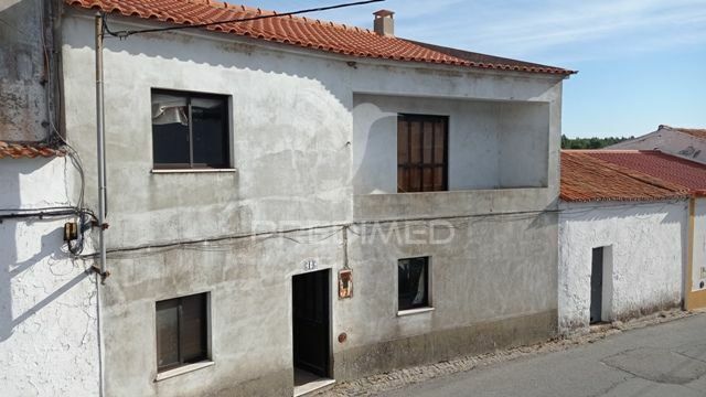 House 4 bedrooms Monte da Pedra Crato - balcony, fireplace, backyard