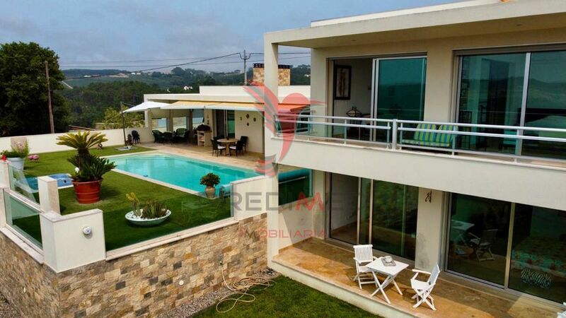 House 4 bedrooms Cela Alcobaça - terrace, garage, balcony, equipped kitchen, automatic irrigation system, beautiful views, garden, swimming pool, air conditioning