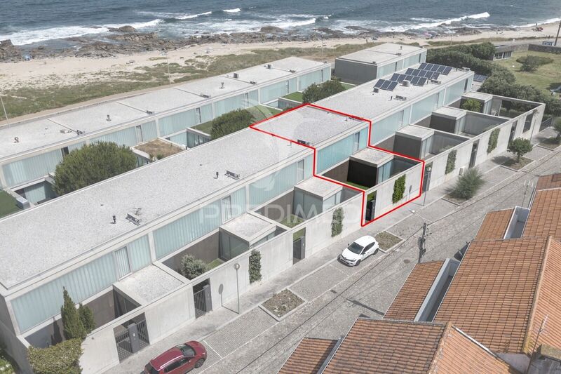 Casa/Vivenda V3 de luxo Caminha - garagem, jardim, alarme, bbq, varanda, cozinha equipada, condomínio fechado