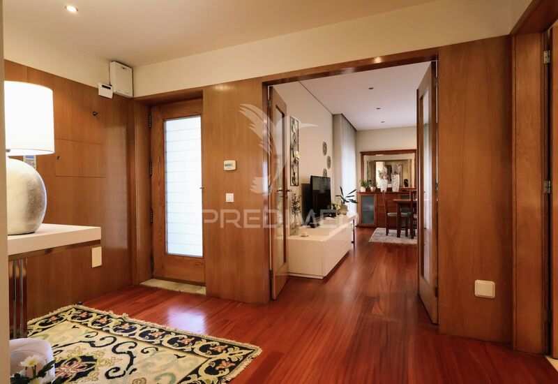 House V3 Madalena Vila Nova de Gaia - alarm, central heating, equipped kitchen, garage, garden, barbecue