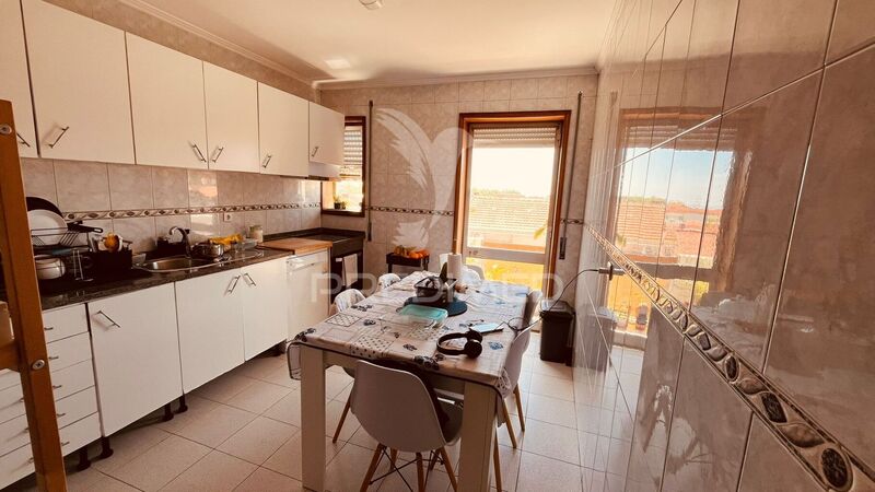 Apartment 2 bedrooms in a central area Vila Nova de Gaia - kitchen, lots of natural light, garage