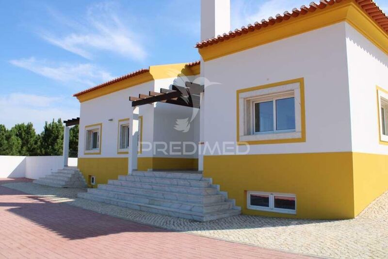 House nueva V3 Setúbal - swimming pool, fireplace, garage, barbecue, garden, solar panels, double glazing