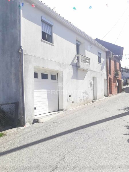 жилой дом V2 Figueira de Lorvão Penacova - терраса, камин, барбекю, гараж