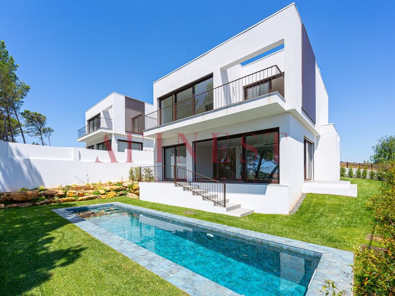 Moradia contemporânea T4 + 1 em murches, cascais