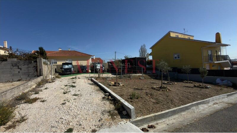 Terreno Urbano de 294m² para Construção de Moradia com Cave e 2 Pisos ao Lado Salesianos Manique