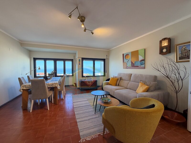 Apartamento T3 com vista mar