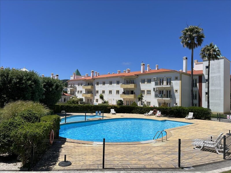Apartamento T4 Beloura - Penha Longa Sintra - 1º andar, garagem, sauna, piscina, condomínio fechado
