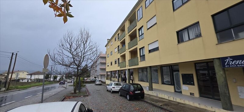 Apartamento T1 com uma área total de 89 m2