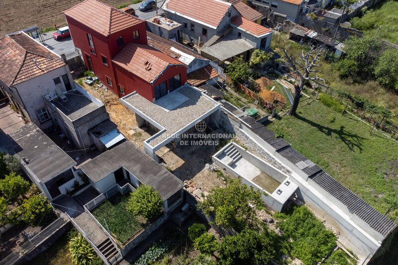 дом V5 Vilar do Paraíso Vila Nova de Gaia - бассейн, сад, балкон, солнечная панель, гараж